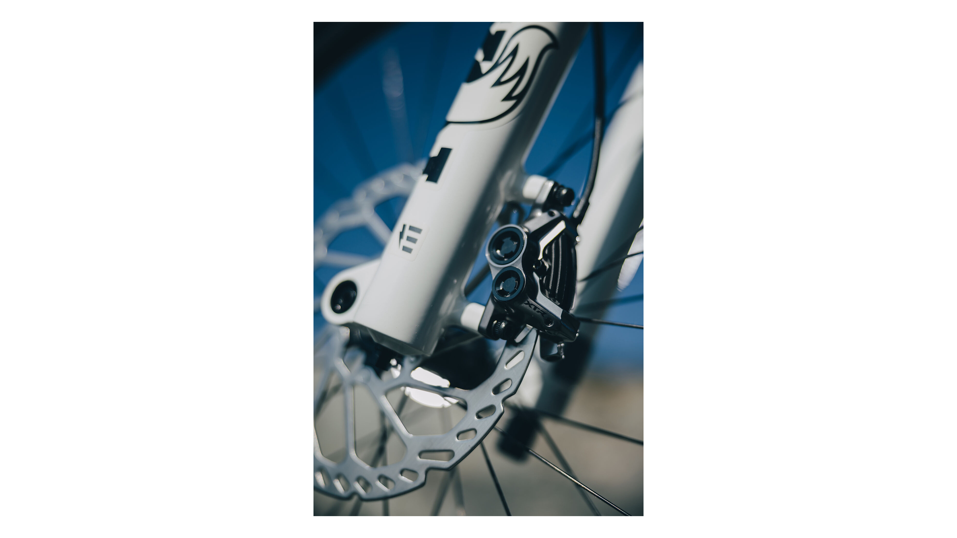 Cube AMS Hybrid 177 C:62 AT 600X carbon´n´white