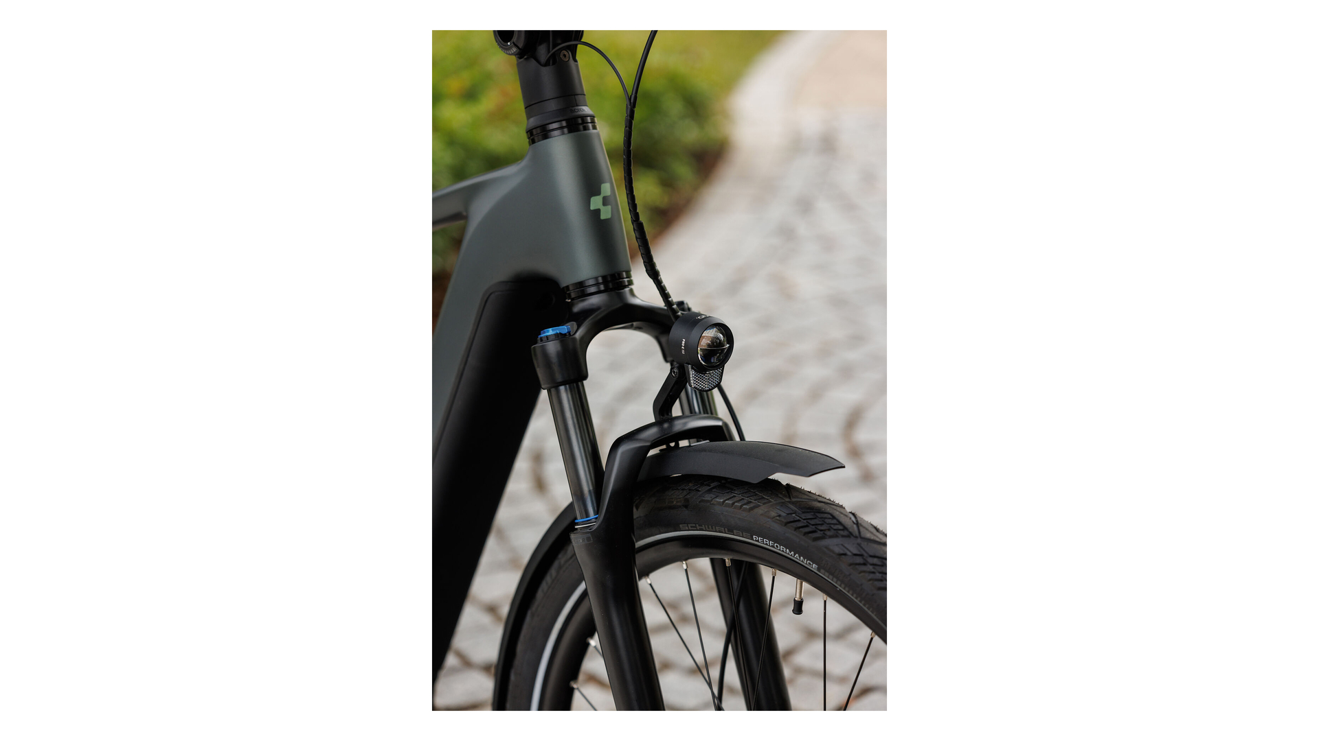 Cube Kathmandu Hybrid Deluxe Pro 800 blackforest´n´chrome