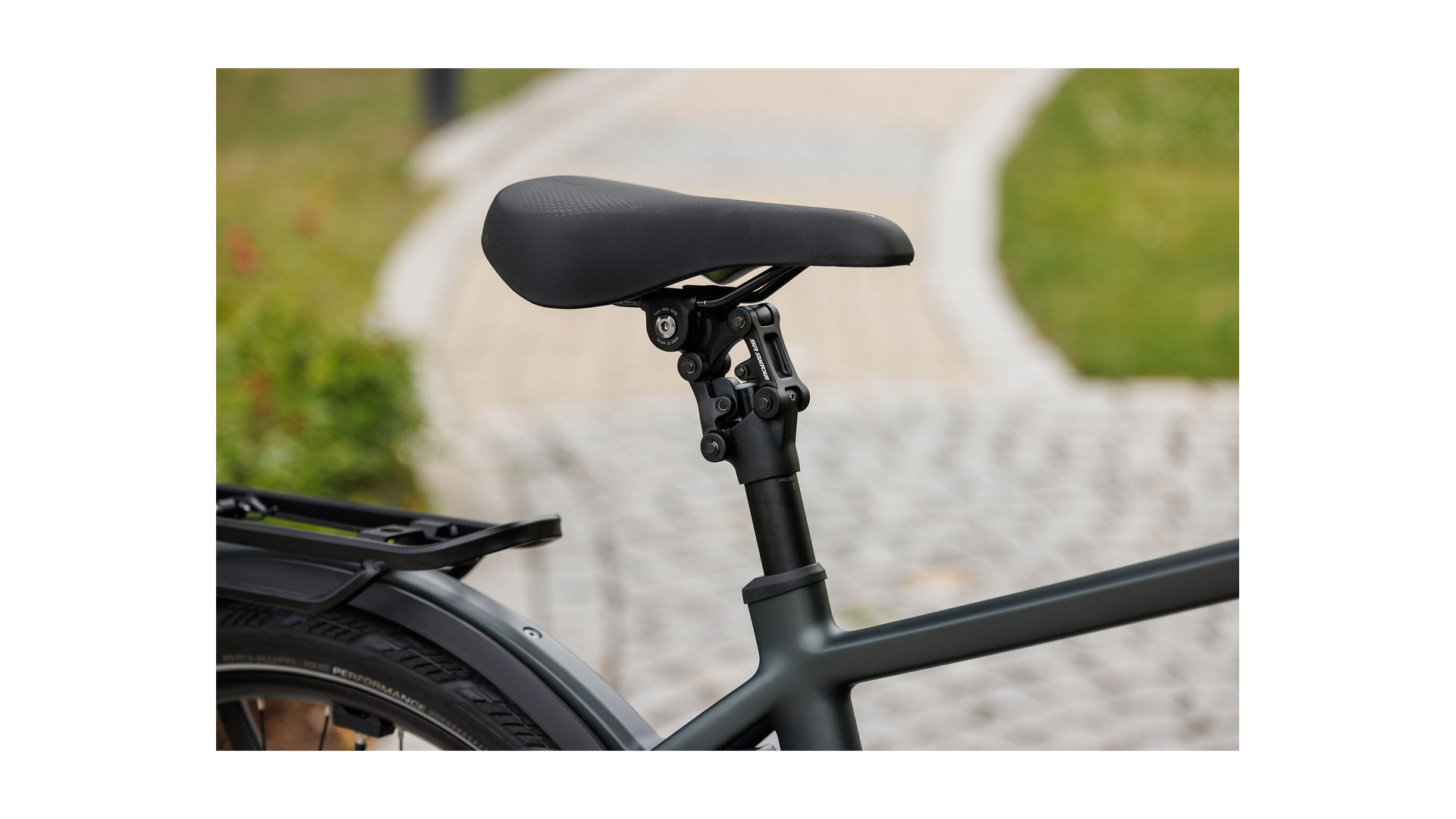 Cube Kathmandu Hybrid Deluxe Pro 800 blackforest´n´chrome