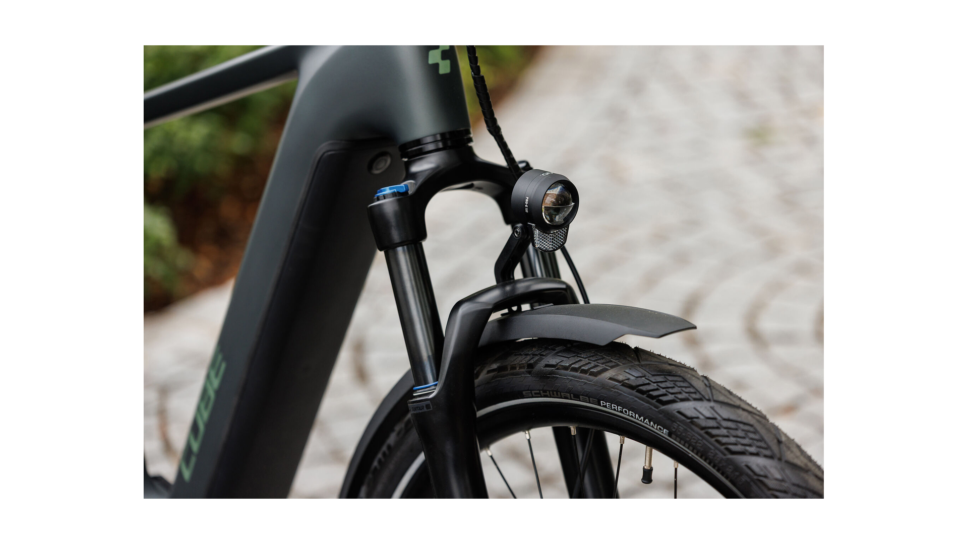 Cube Kathmandu Hybrid Deluxe Pro 800 blackforest´n´chrome