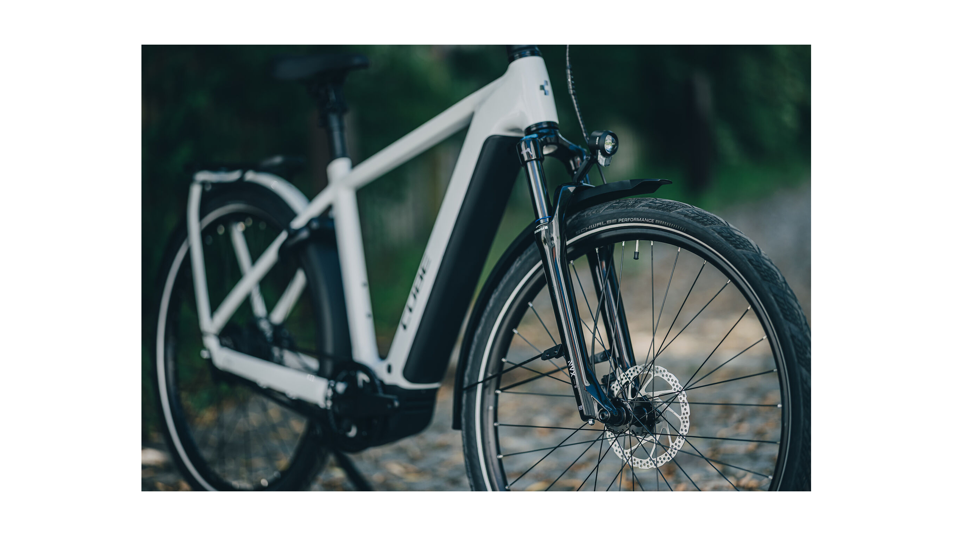Cube Kathmandu Hybrid Deluxe Pro 800 metallicwhite´n´chrome