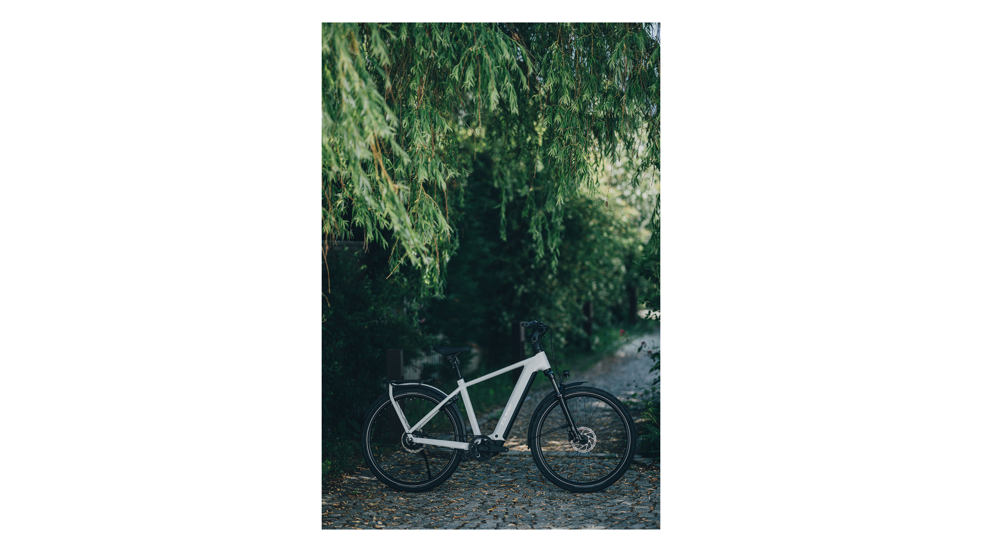 Cube Kathmandu Hybrid Deluxe Pro 800 metallicwhite´n´chrome
