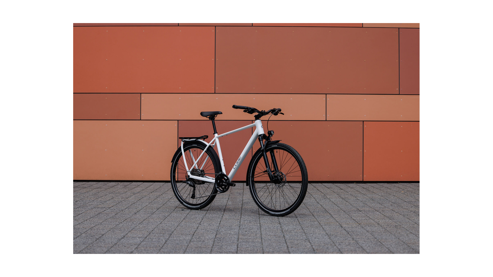 Cube Kathmandu Pro metallicwhite´n´chrome