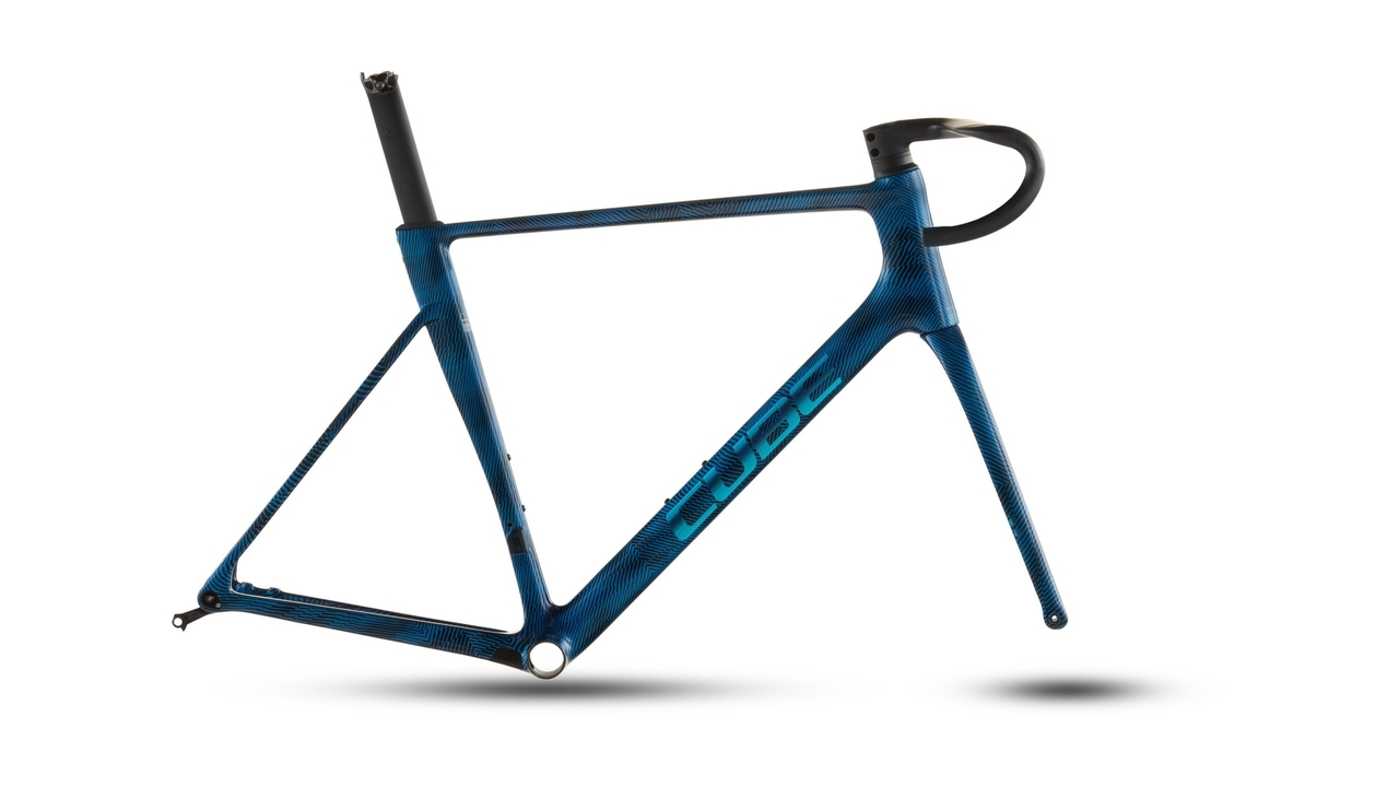 Main image of CUBE CUBE LITENING AIR C:68X FRAMESET LIQUIDBLUEGRID/CHROME