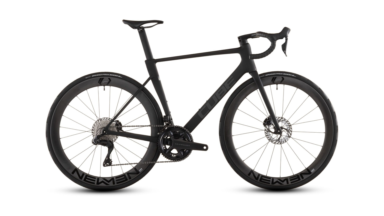 Main image of CUBE CUBE LITENING AIR C:68X RACE BLACKLINE