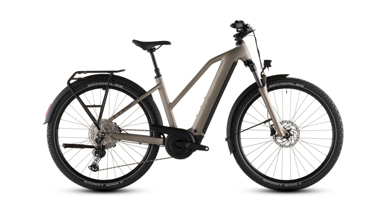 Main image of CUBE CUBE NURIDE HYBRID PRO 800 FLASHSTONE/CHROME