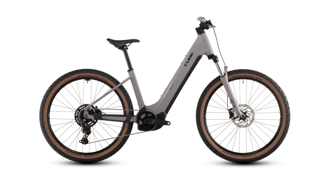 Main image of CUBE CUBE REACTION HYBRID PERFORMANCE 600 PLUMGREY/BLACK