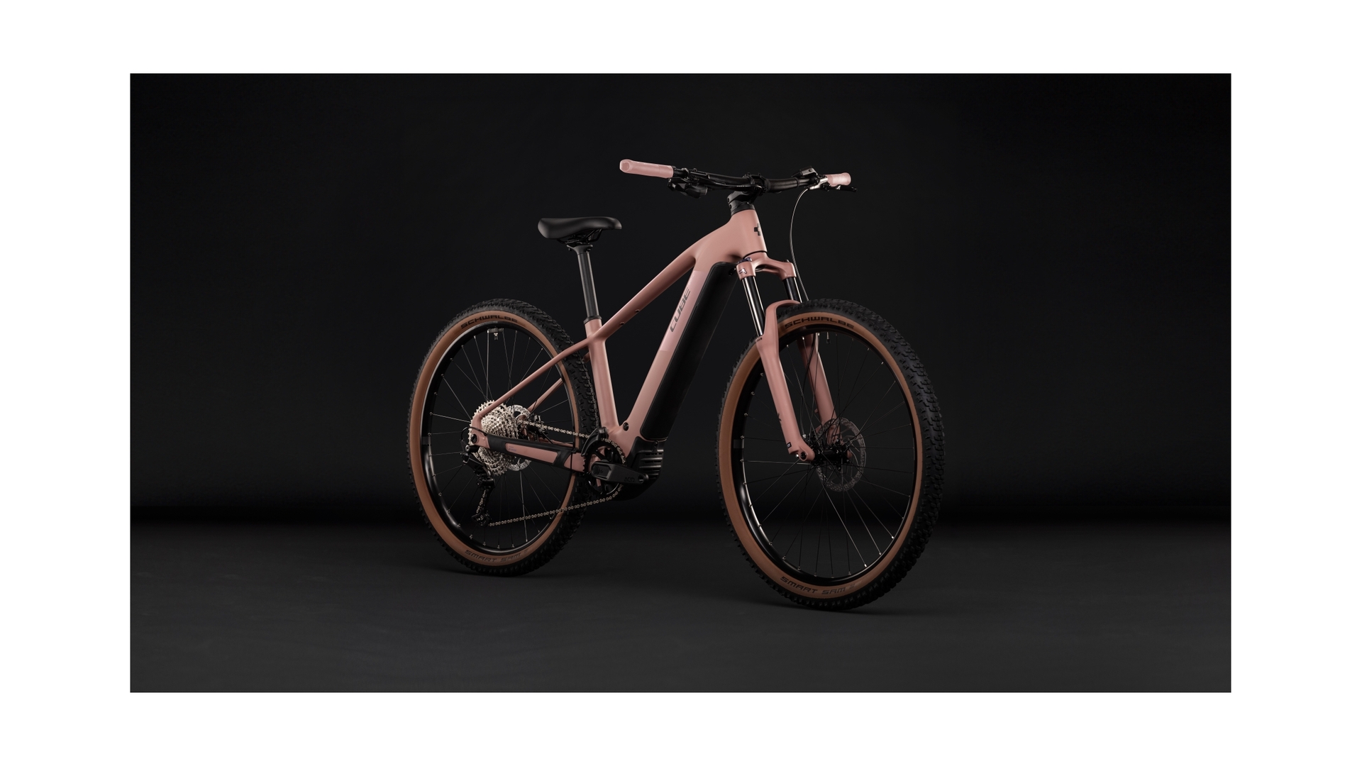 Cube Reaction Hybrid Performance 720 ruby´n´black
