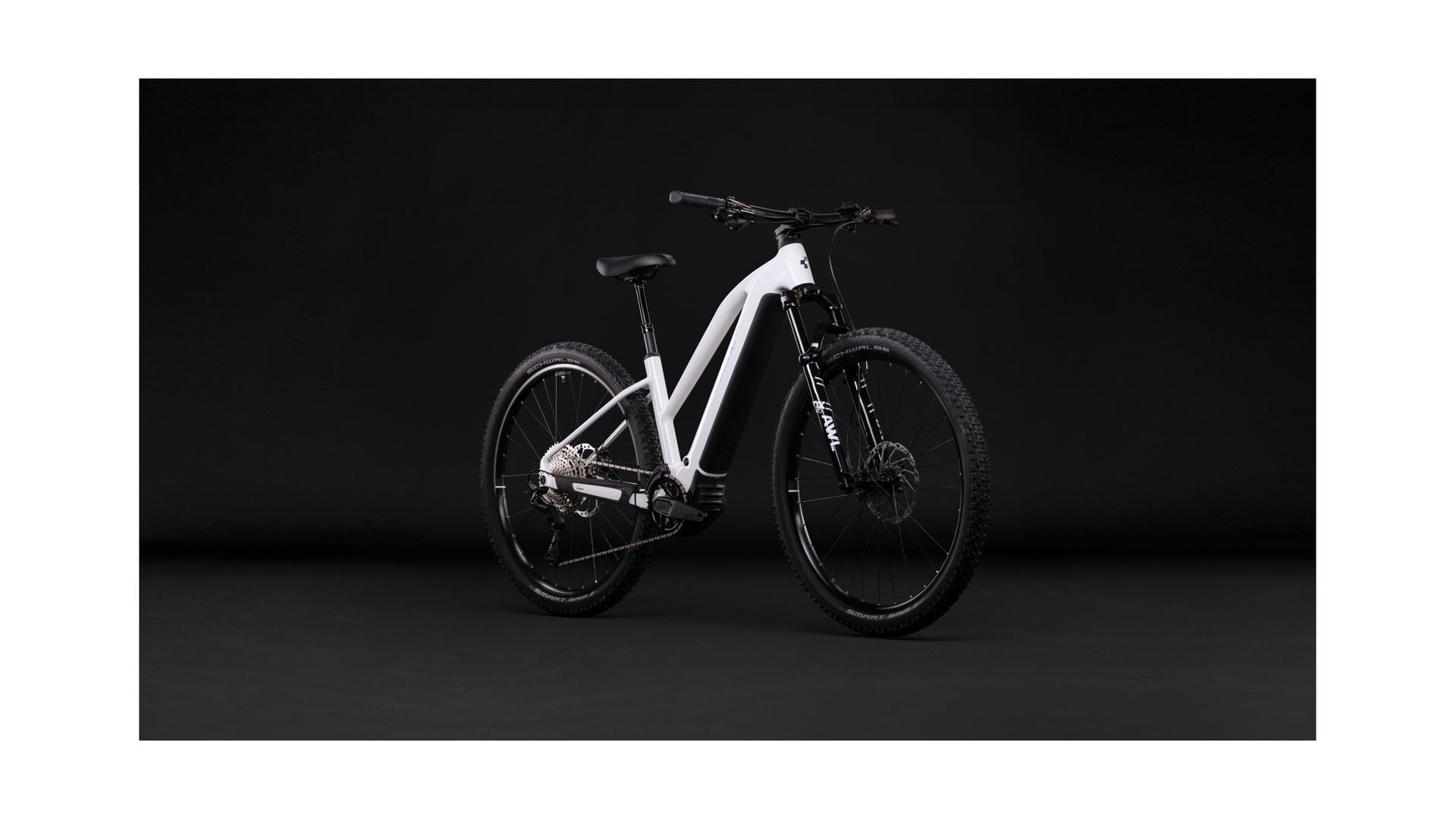 Cube Reaction Hybrid Race 800 snow´n´black