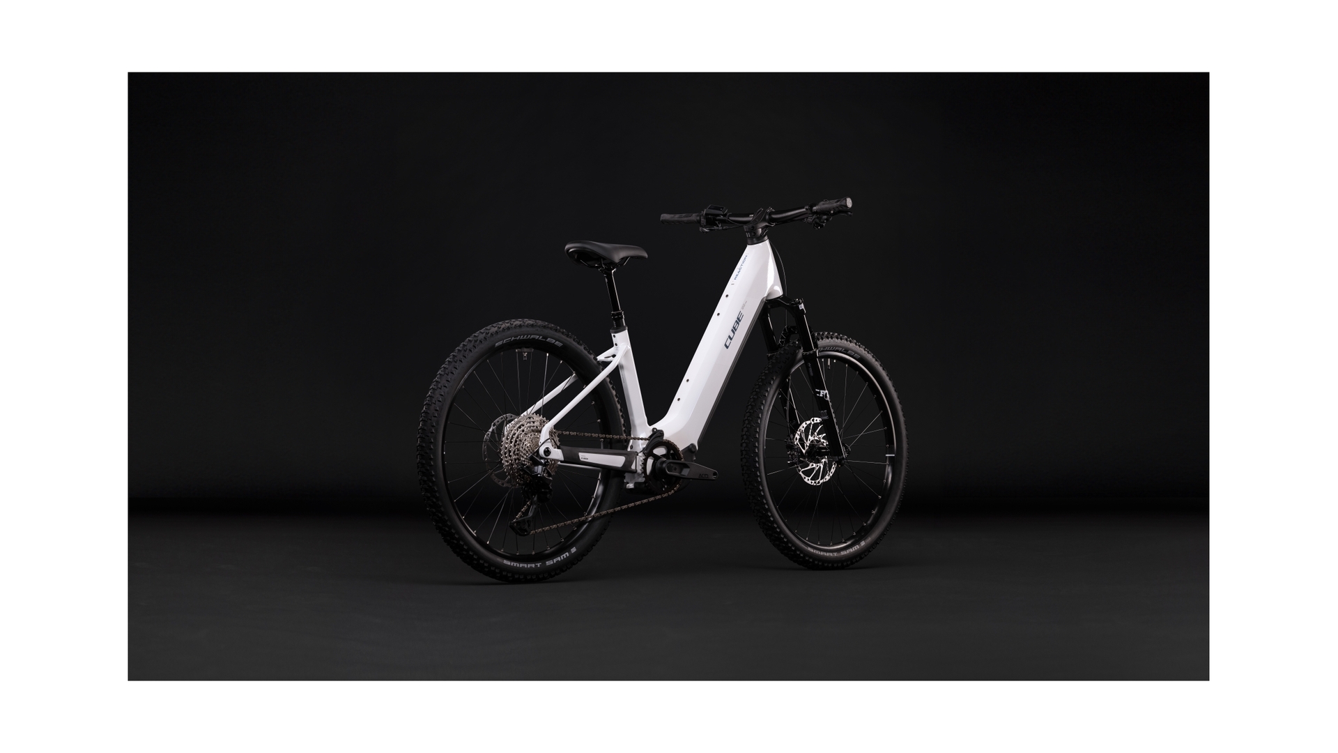 Cube Reaction Hybrid Race 800 snow´n´black