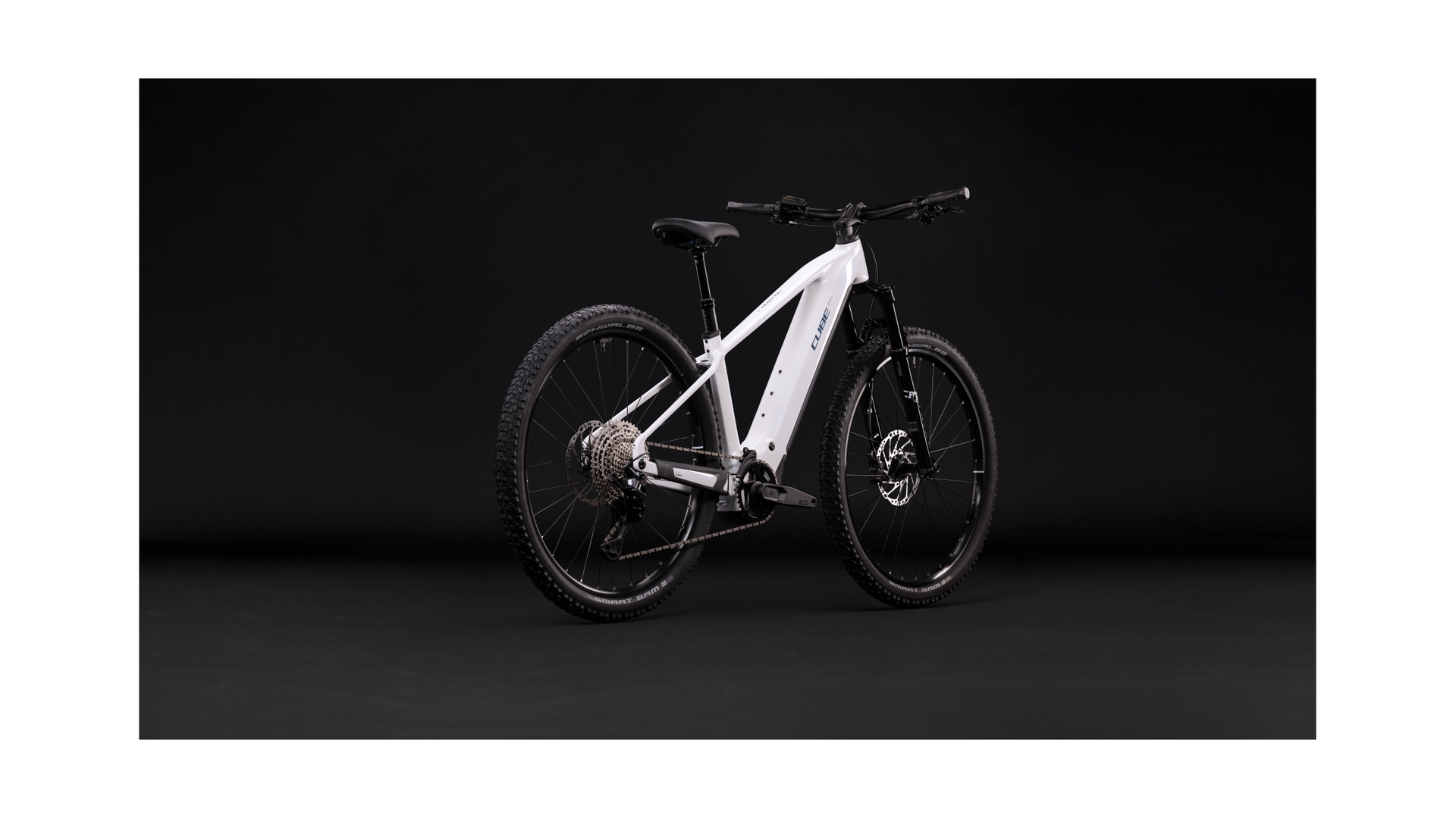 Cube Reaction Hybrid Race 800 snow´n´black