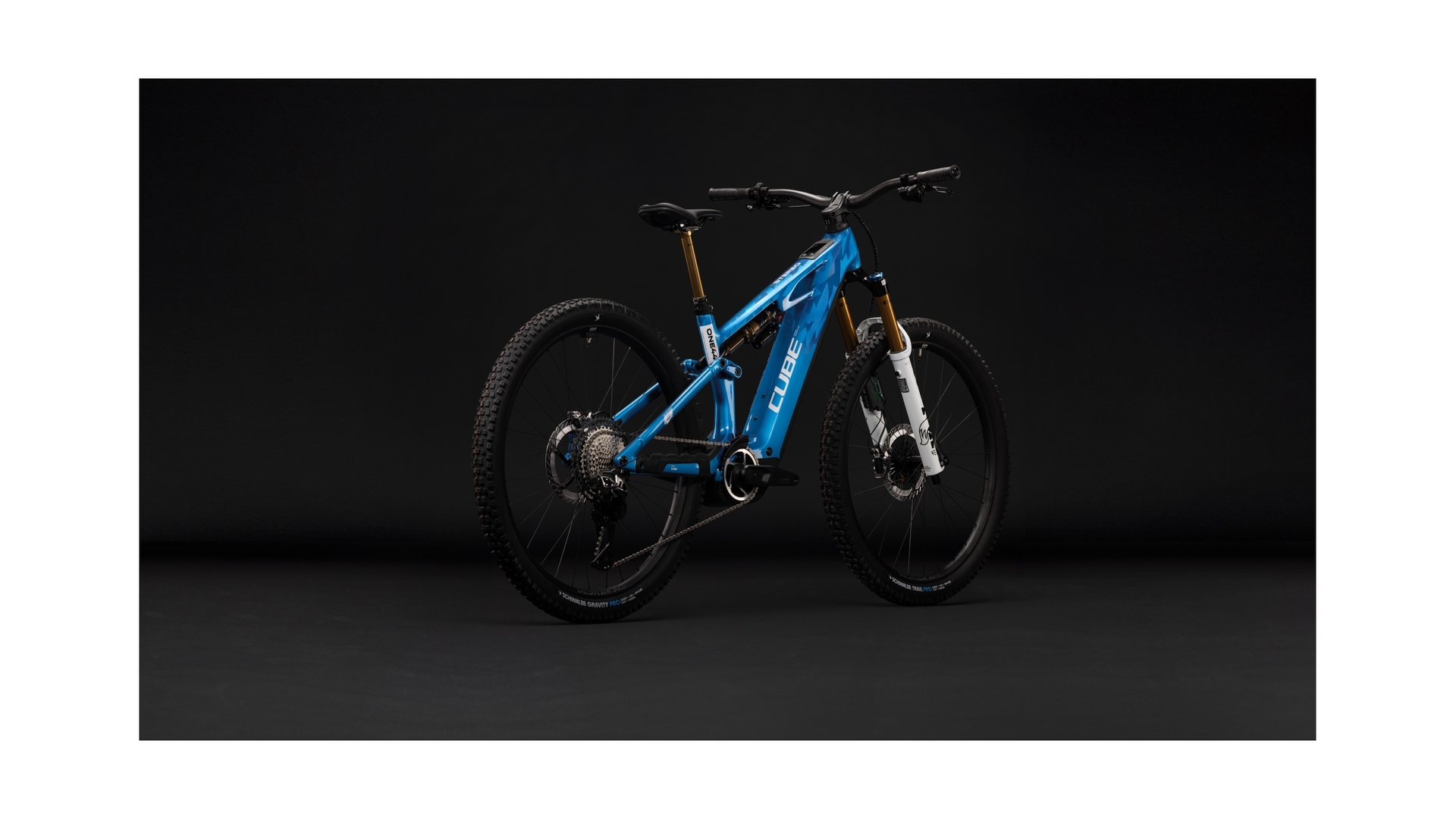 Cube Stereo Hybrid ONE44 HPC AT 800 actionteam