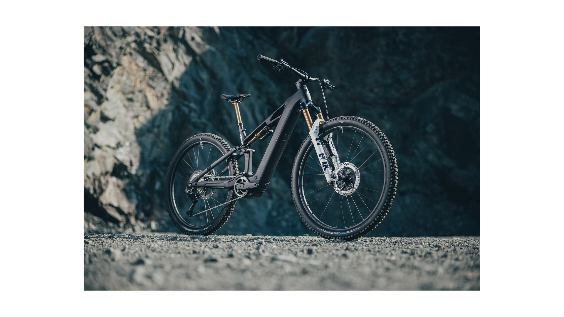 Cube Stereo Hybrid ONE44 HPC AT 800 carbon´n´white