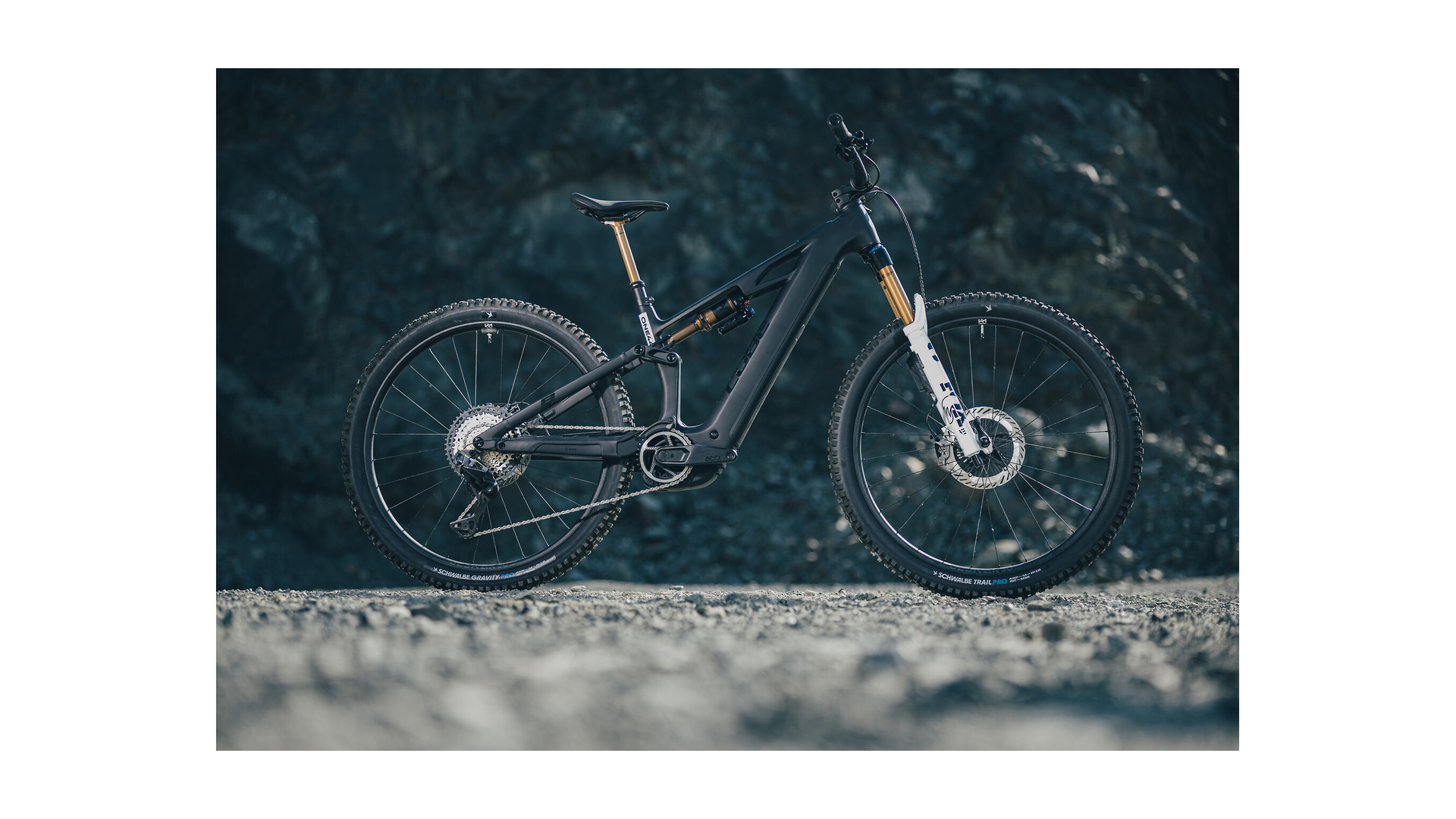 Cube Stereo Hybrid ONE44 HPC AT 800 carbon´n´white