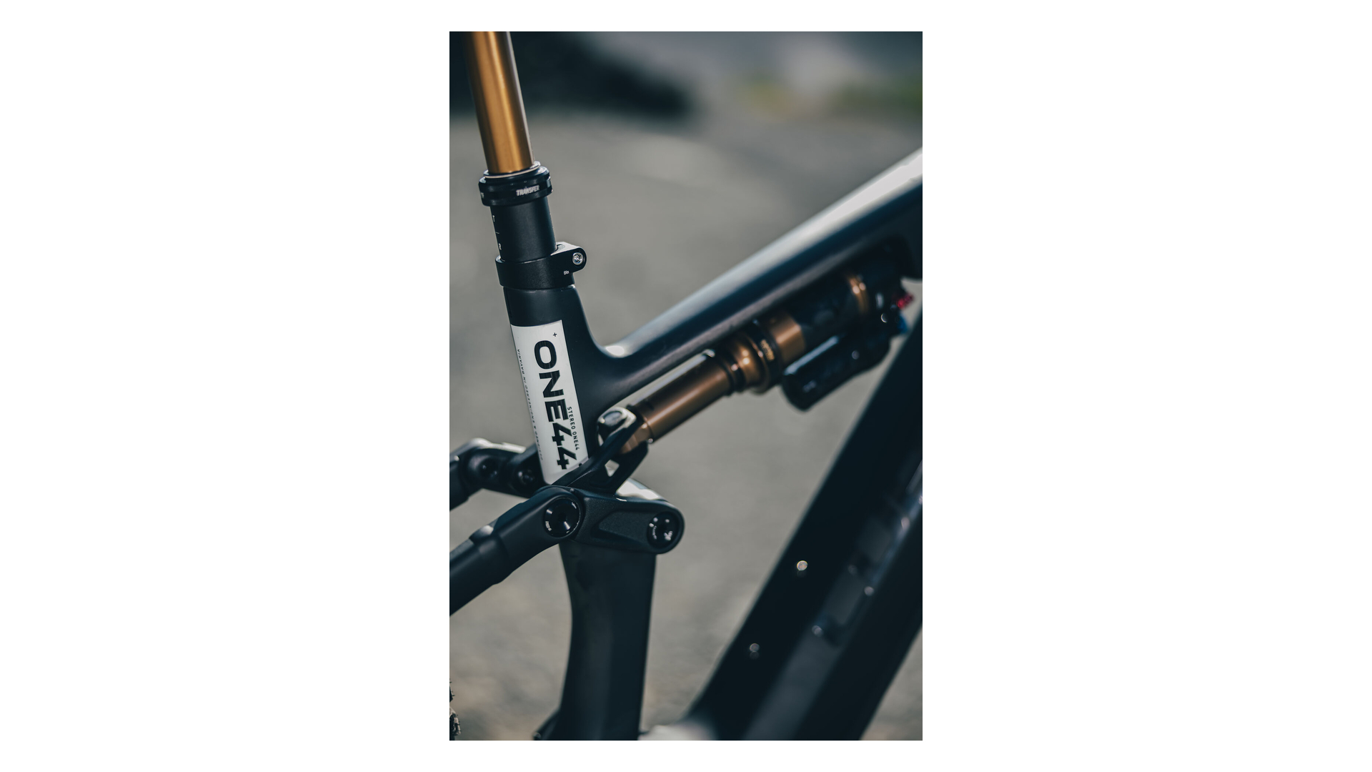 Cube Stereo Hybrid ONE44 HPC AT 800 carbon´n´white