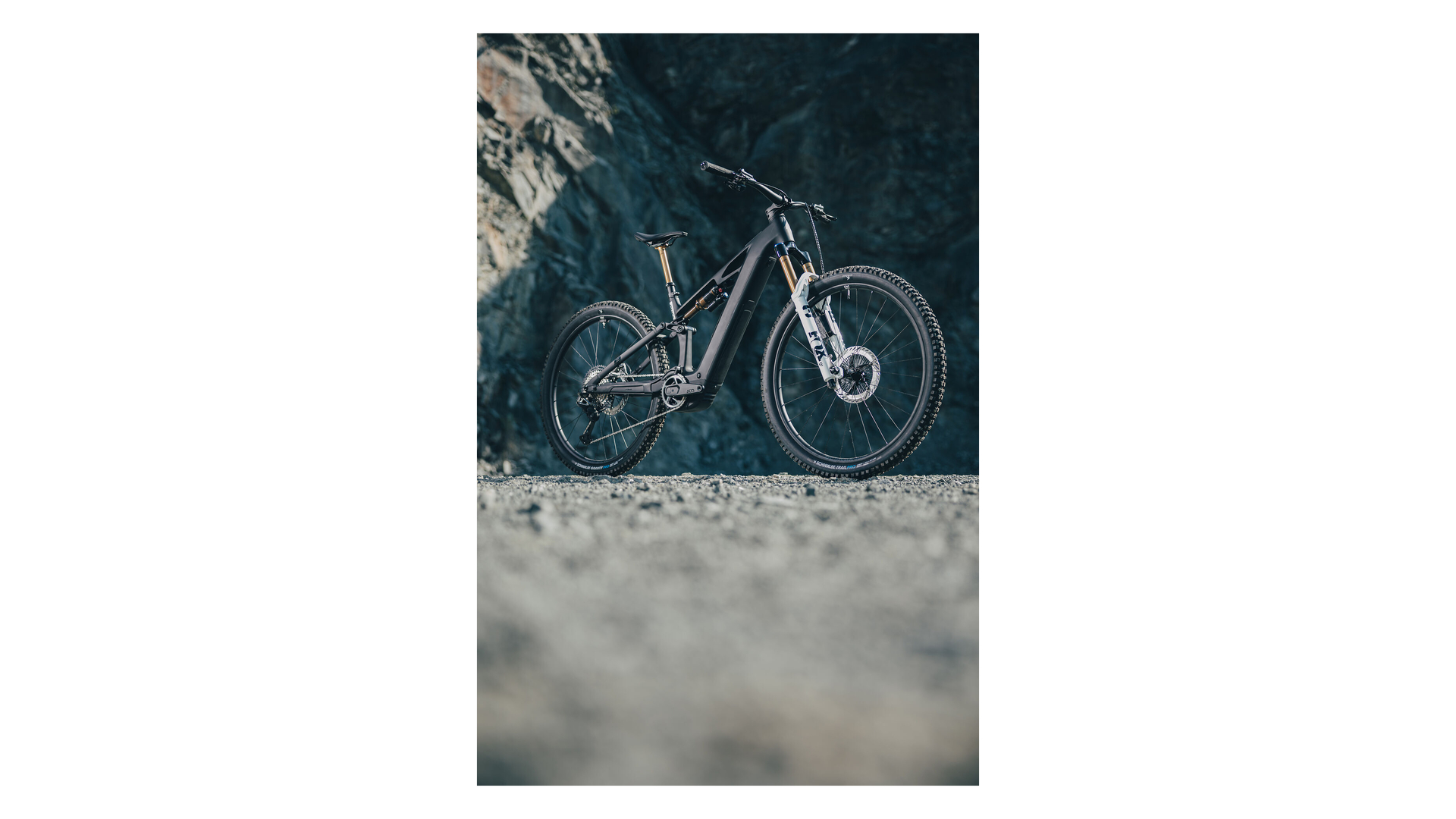 Cube Stereo Hybrid ONE44 HPC AT 800 carbon´n´white