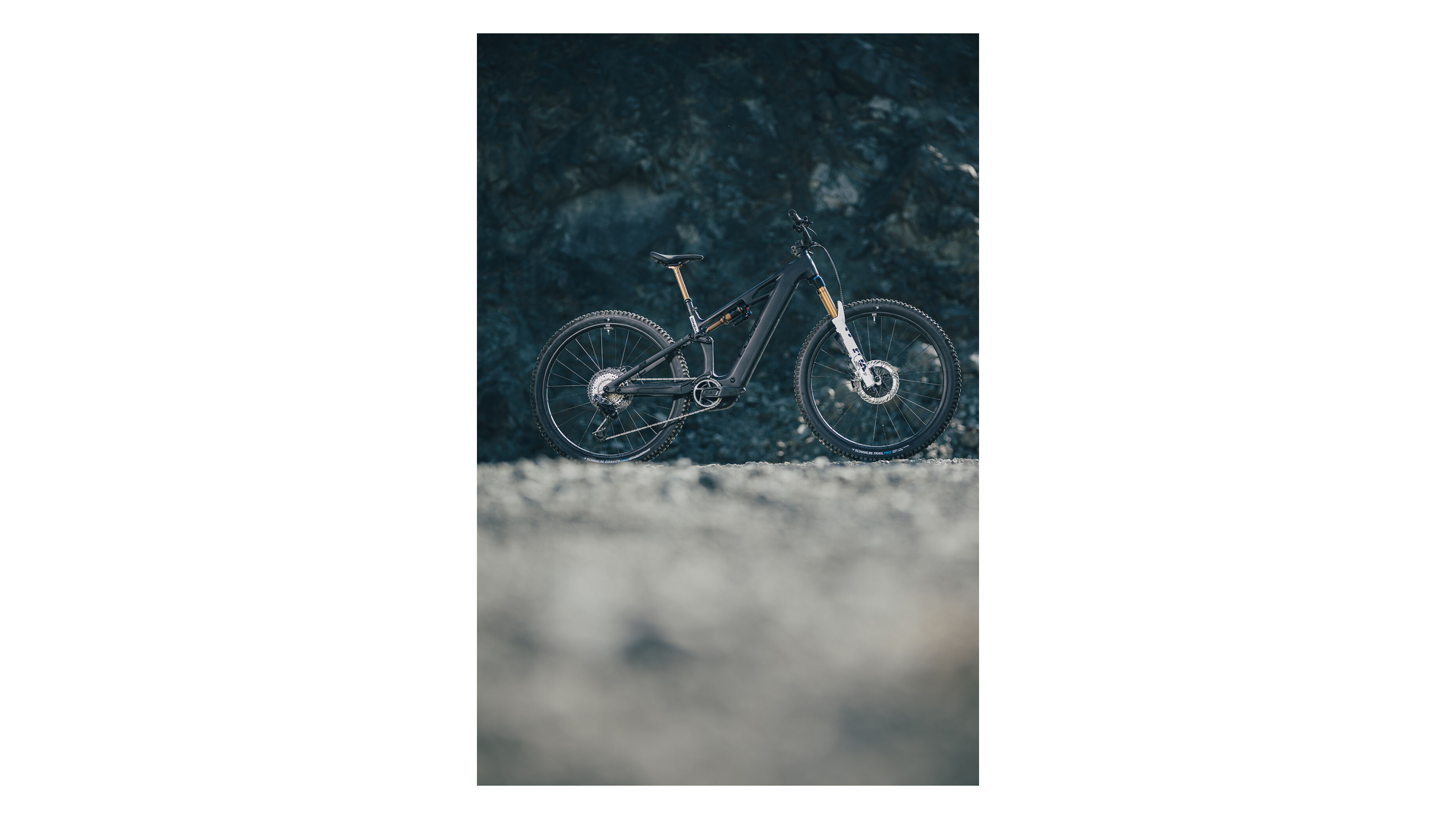 Cube Stereo Hybrid ONE44 HPC AT 800 carbon´n´white