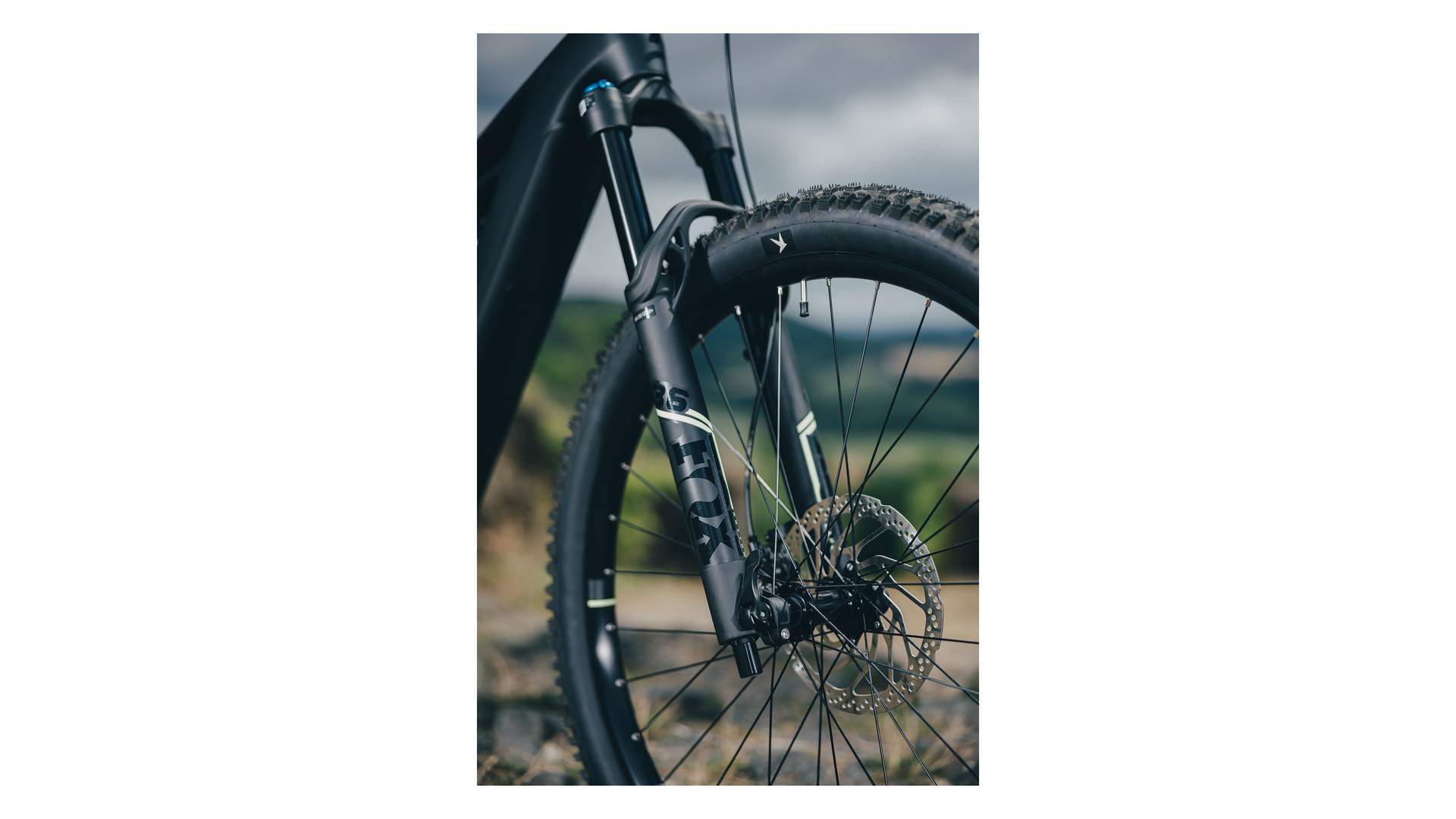 Cube Stereo Hybrid ONE44 HPC Race 800 coal´n´green