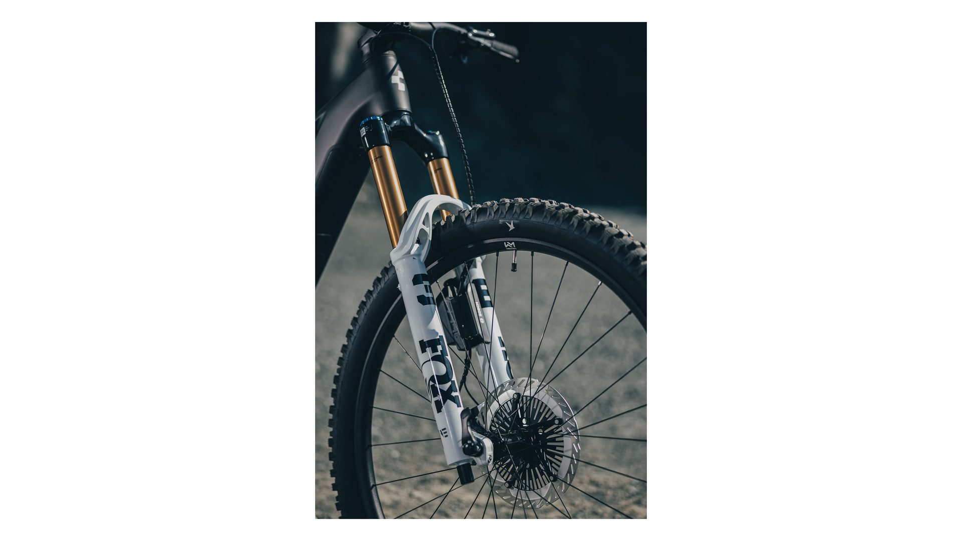 Cube Stereo Hybrid ONE77 HPC AT 800 carbon´n´white