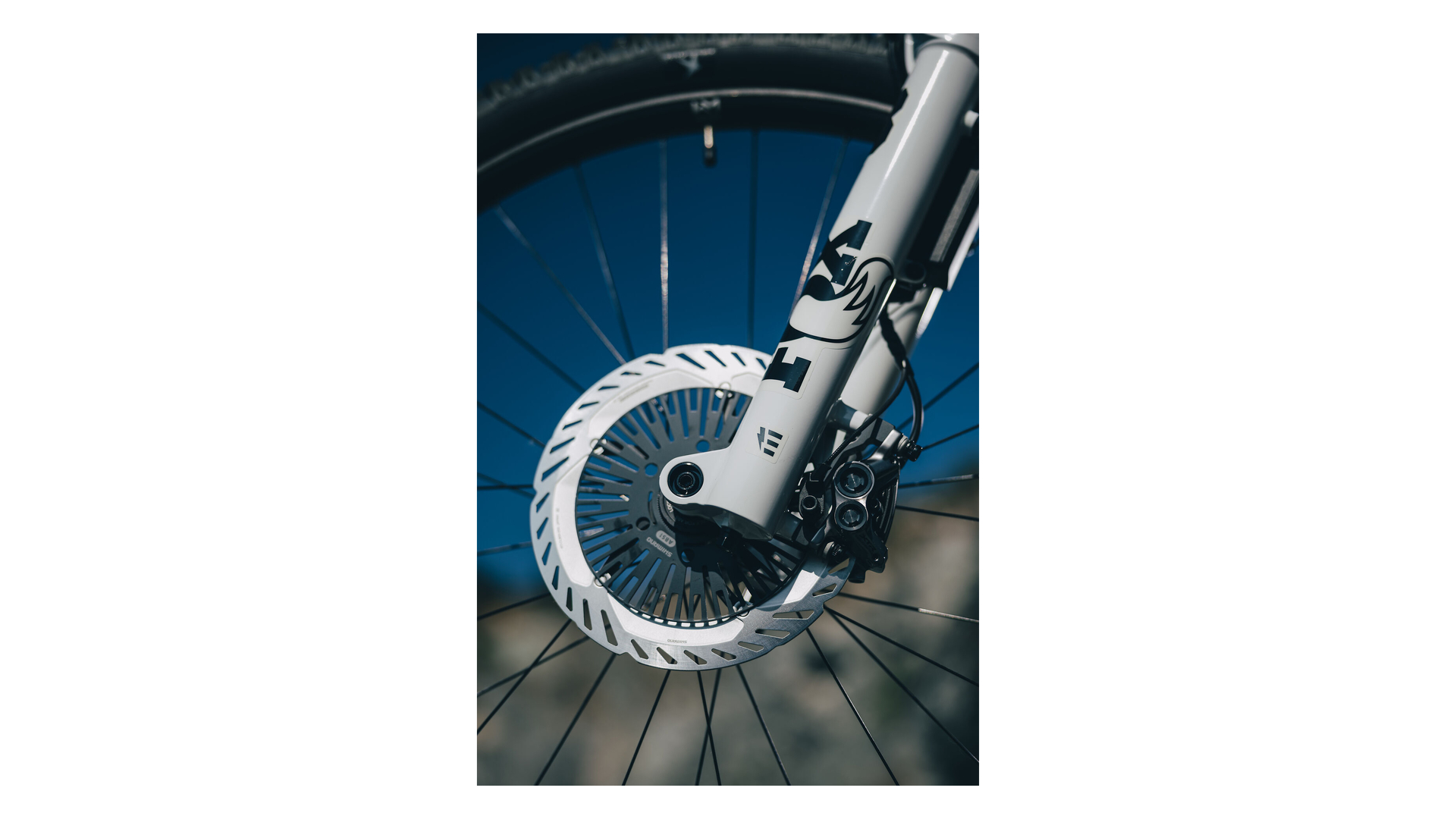 Cube Stereo Hybrid ONE77 HPC AT 800 carbon´n´white