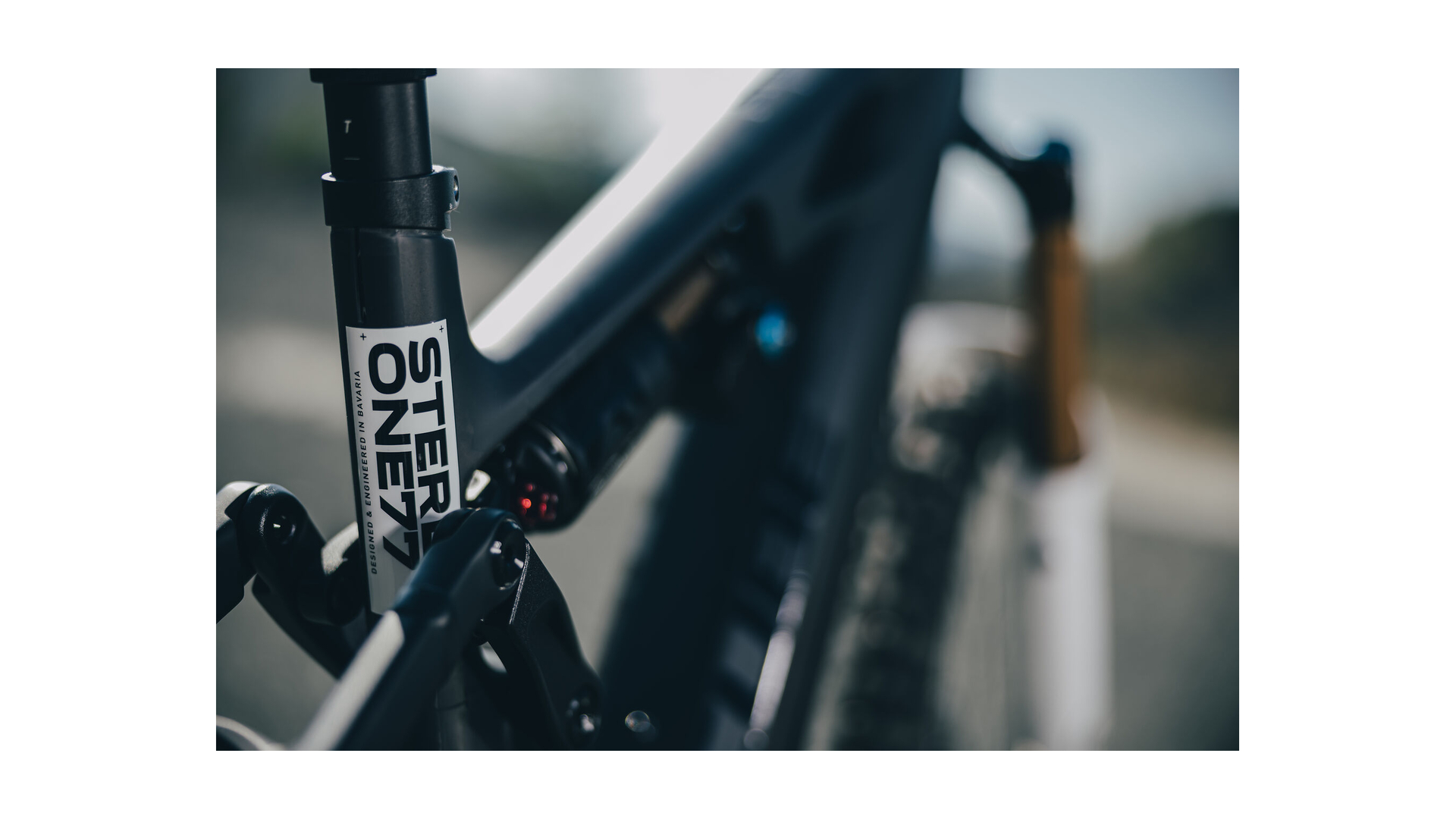 Cube Stereo Hybrid ONE77 HPC AT 800 carbon´n´white
