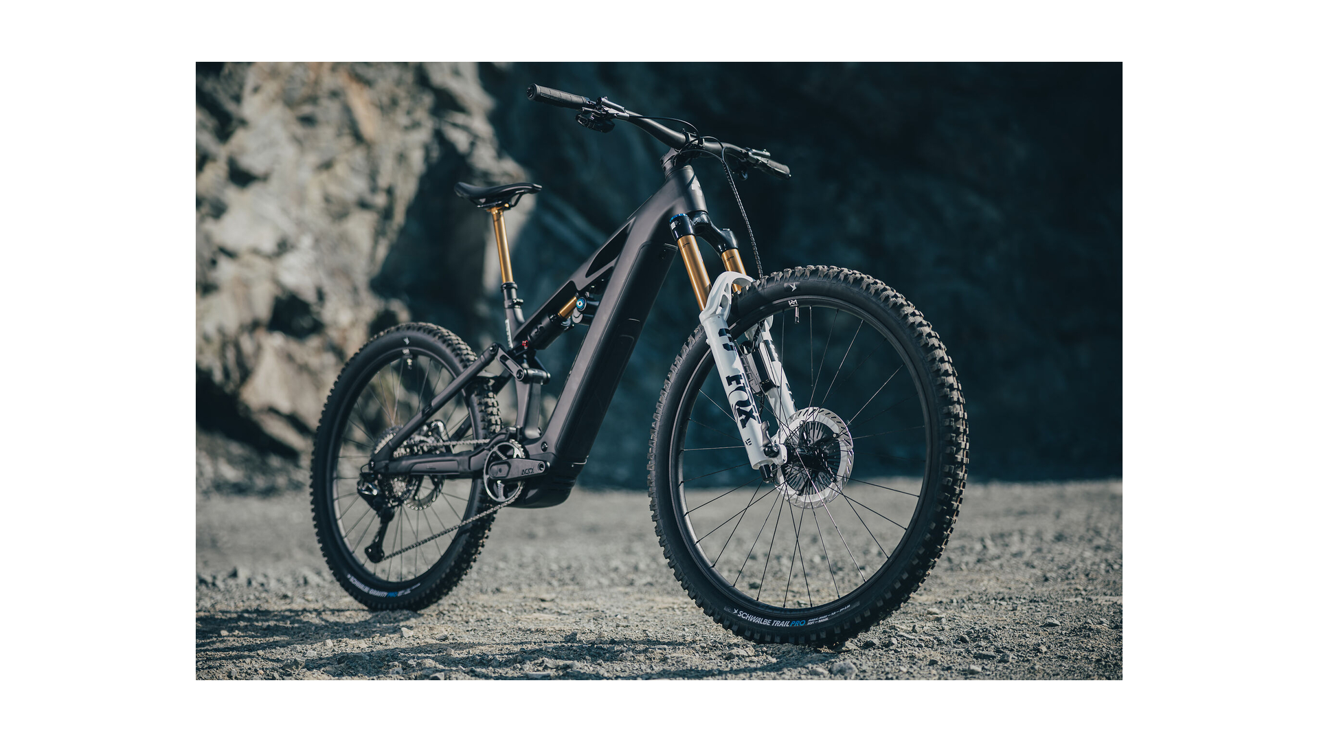 Cube Stereo Hybrid ONE77 HPC AT 800 carbon´n´white