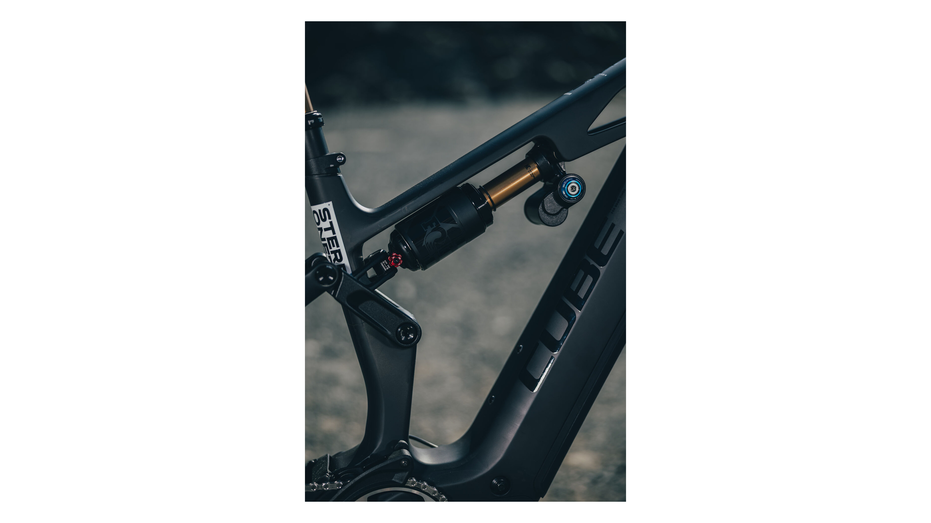 Cube Stereo Hybrid ONE77 HPC AT 800 carbon´n´white
