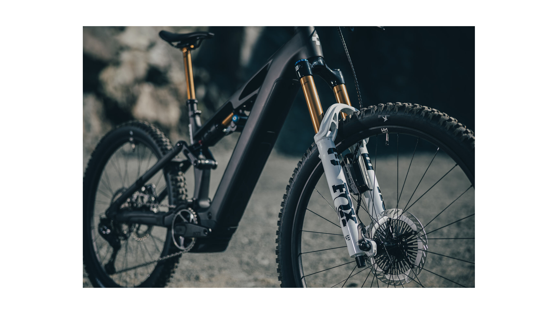 Cube Stereo Hybrid ONE77 HPC AT 800 carbon´n´white