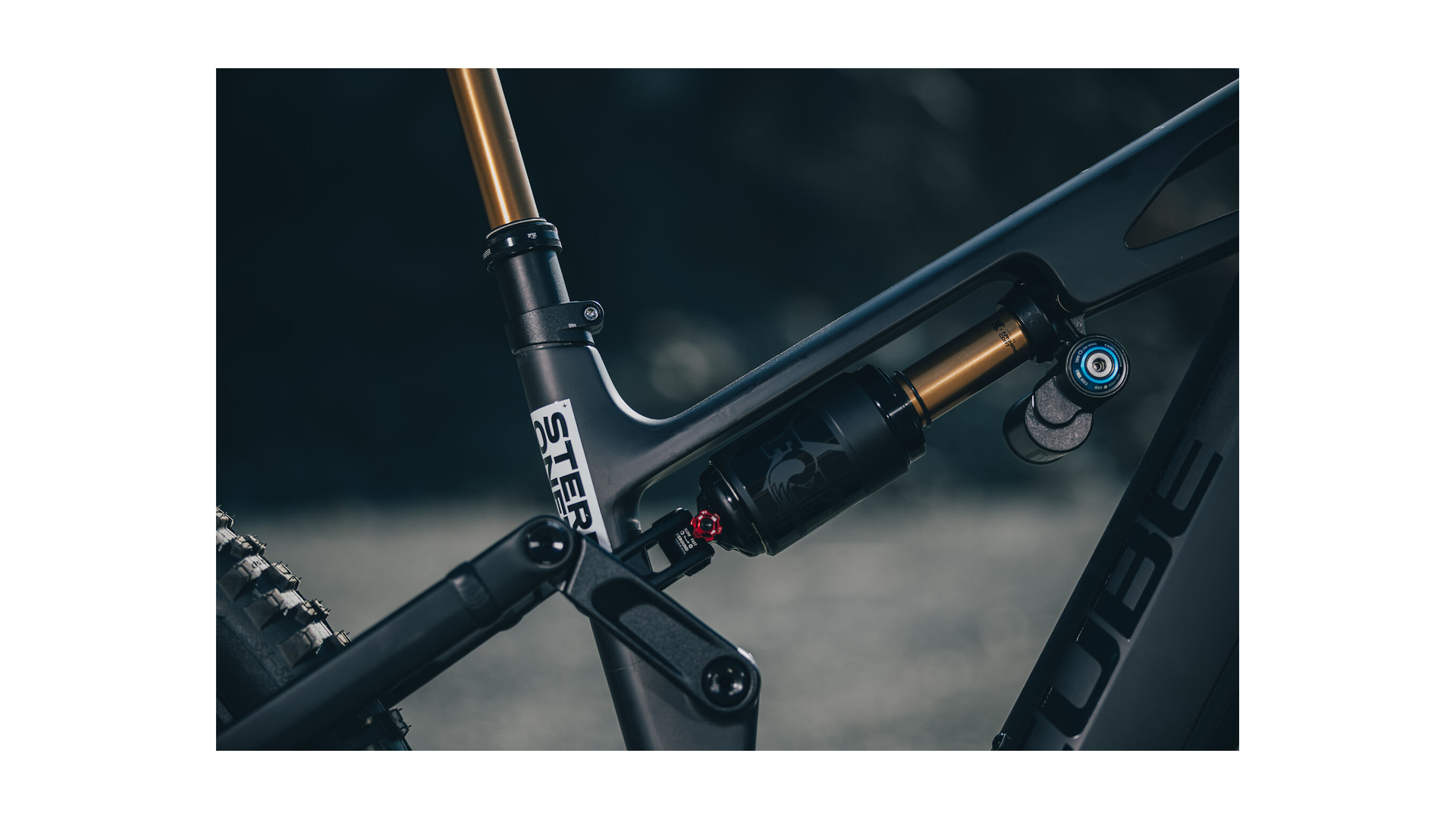 Cube Stereo Hybrid ONE77 HPC AT 800 carbon´n´white
