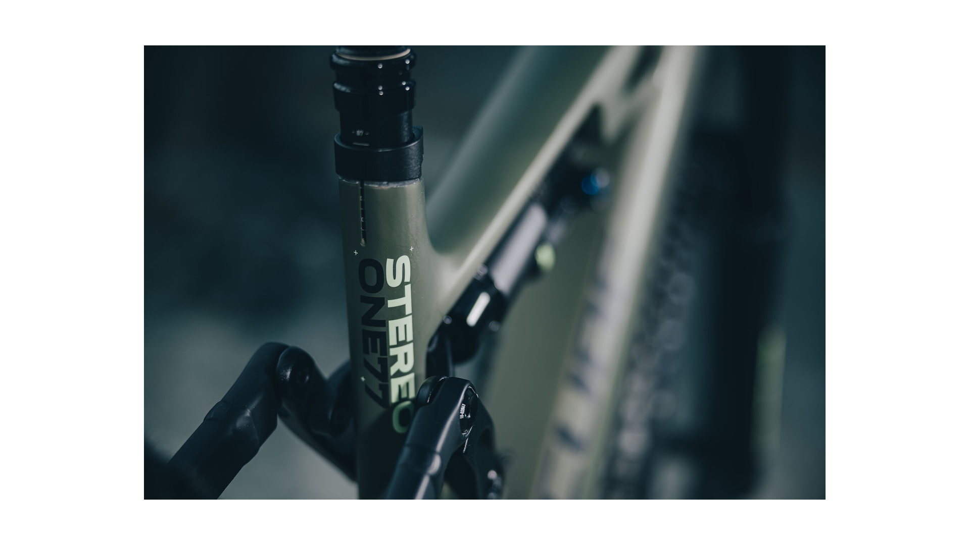 Cube Stereo Hybrid ONE77 HPC TM 800 reedgreen´n´gills