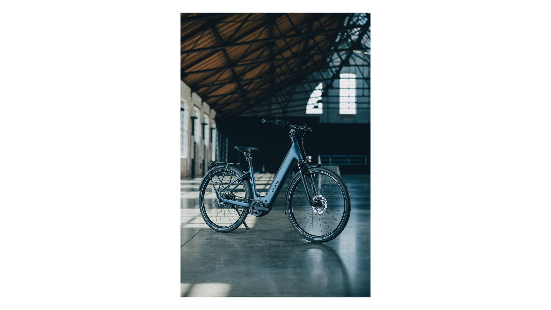 Cube Supreme Hybrid Deluxe ONE 600 navyblack´n´black