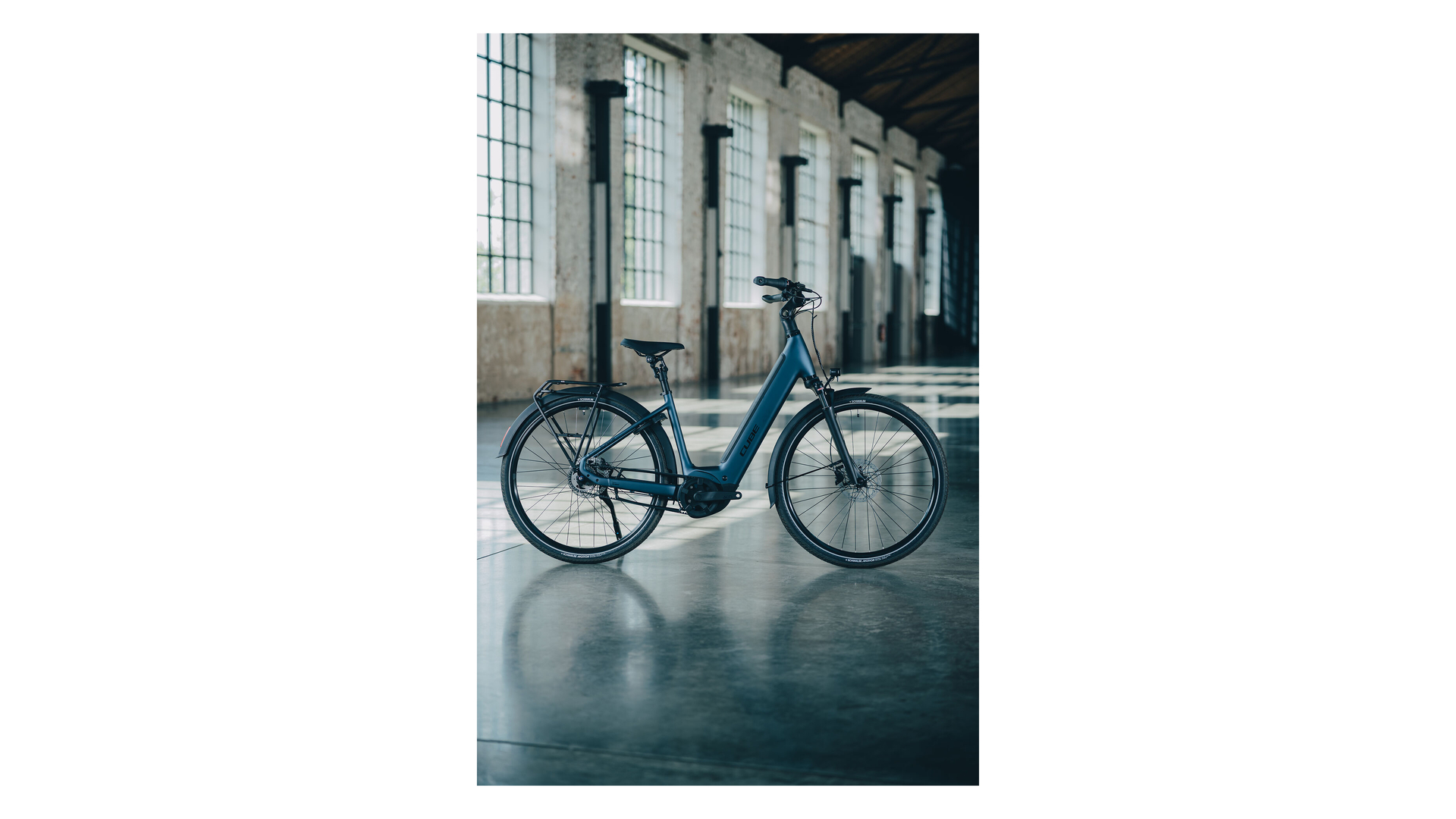 Cube Supreme Hybrid Deluxe ONE 600 navyblack´n´black