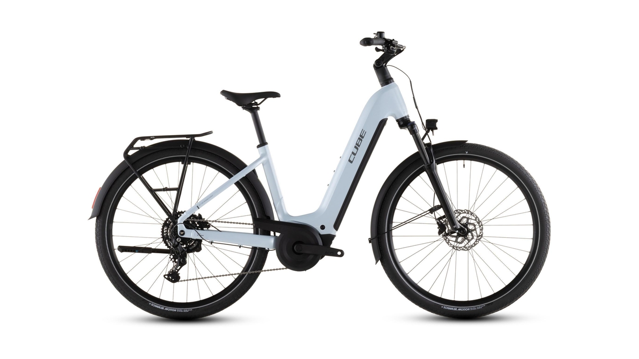 Main image of CUBE CUBE TOURING HYBRID ONE 600 GLACIER/REFLEX