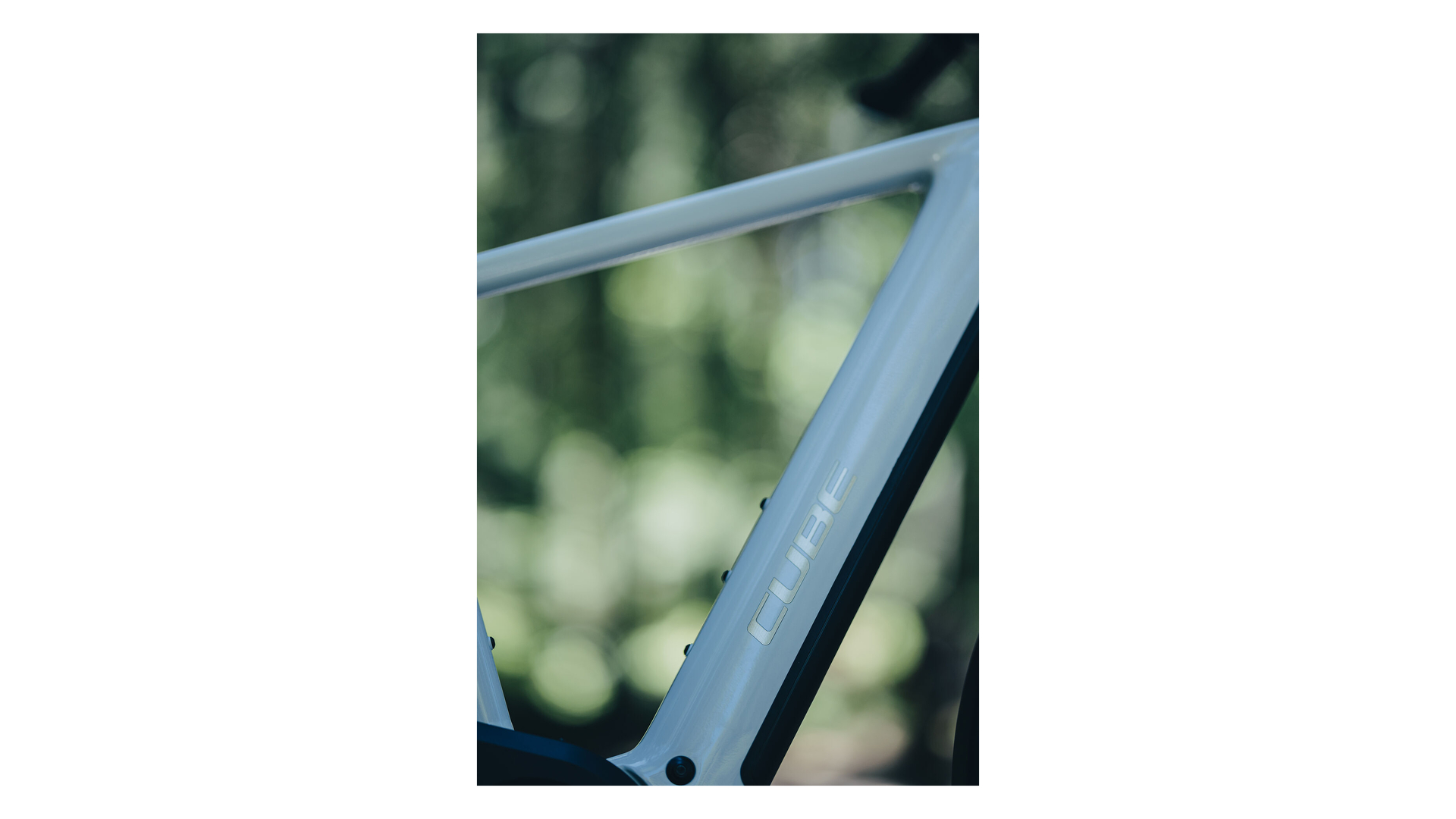 Cube Touring Hybrid ONE 600 metallicwhite´n´chrome