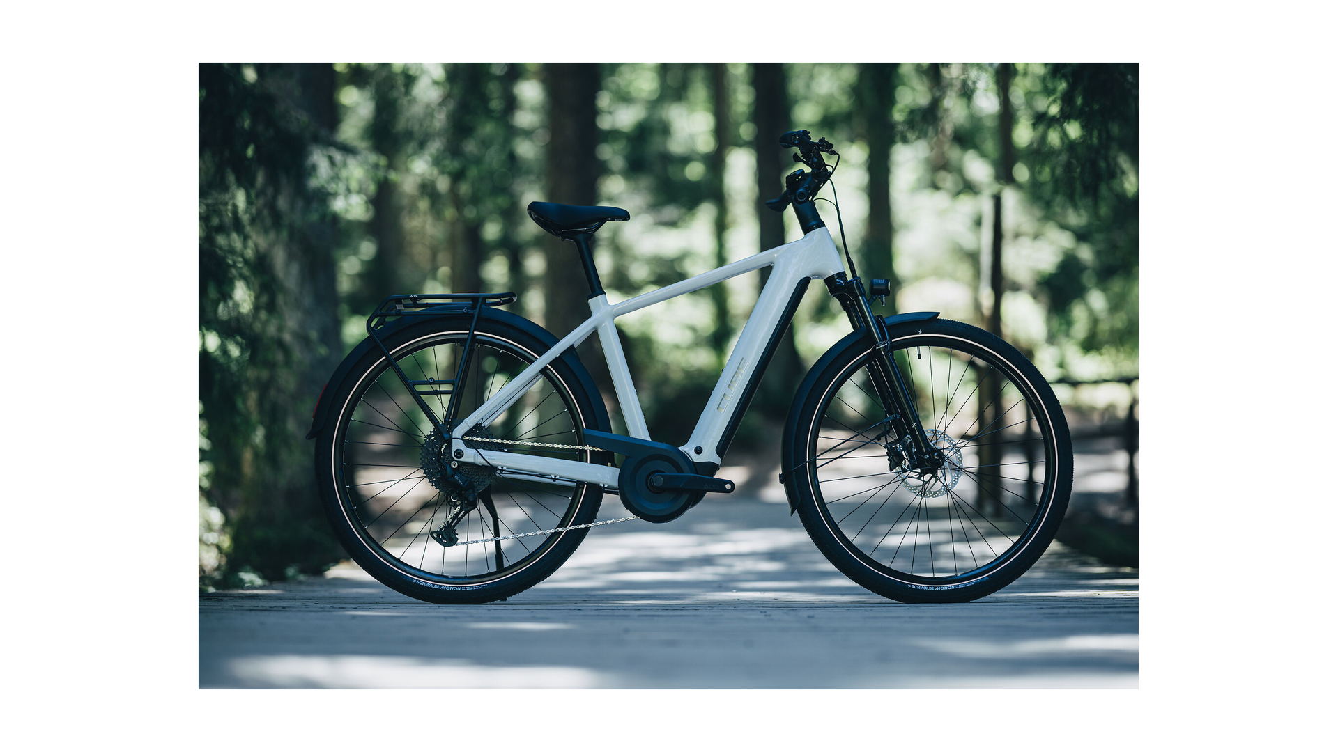 Cube Touring Hybrid ONE 600 metallicwhite´n´chrome