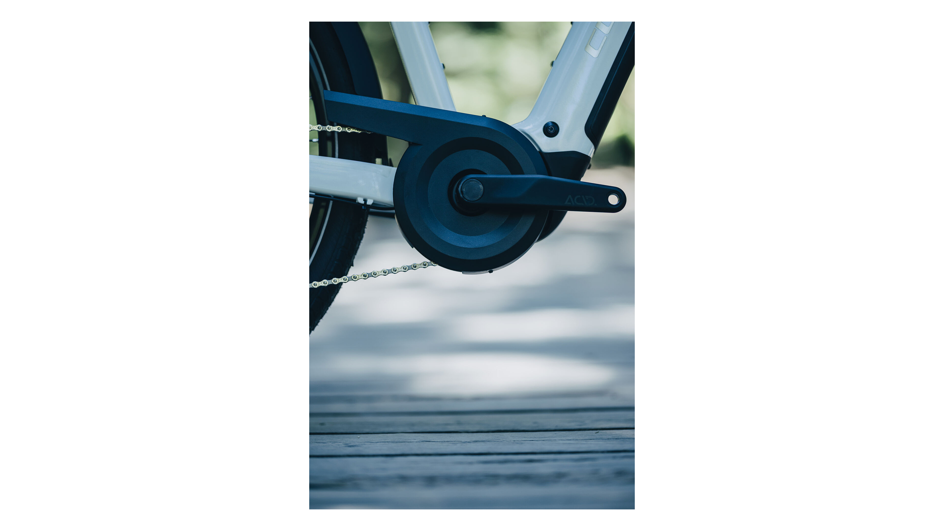 Cube Touring Hybrid ONE 600 metallicwhite´n´chrome