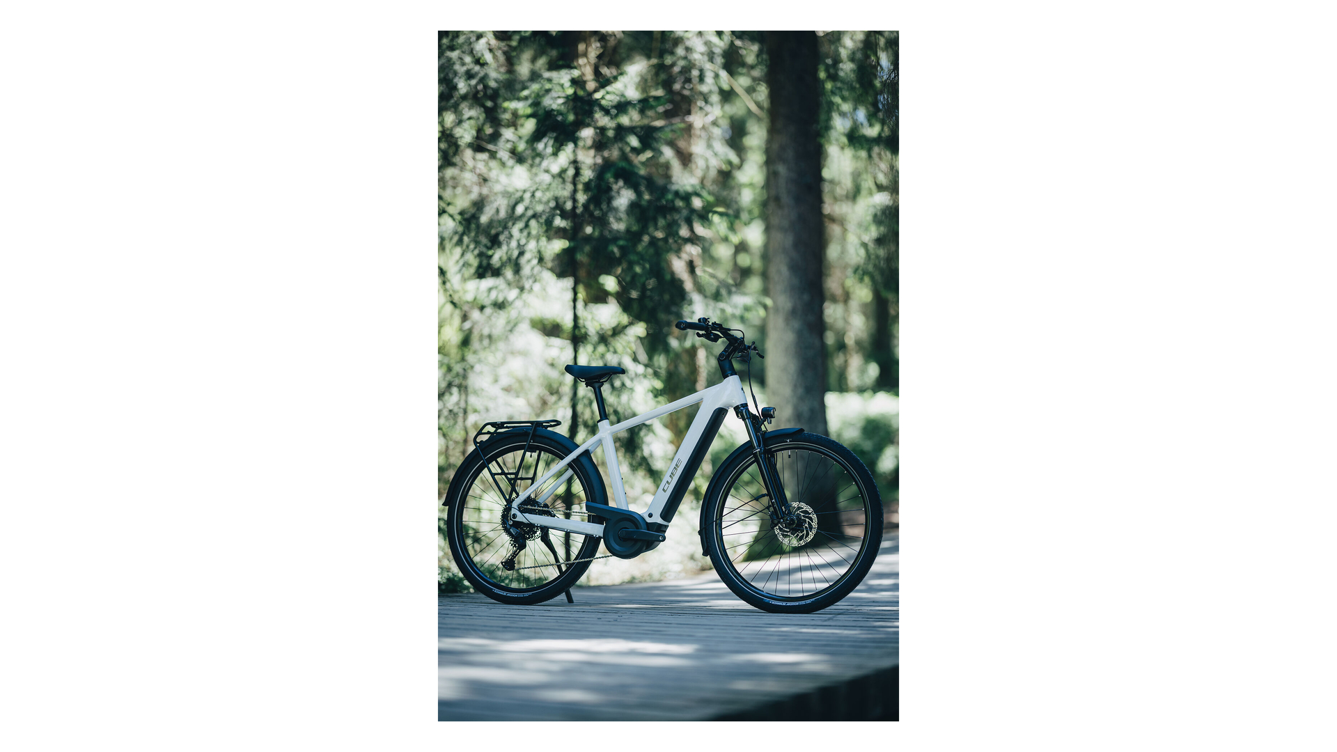 Cube Touring Hybrid ONE 600 metallicwhite´n´chrome