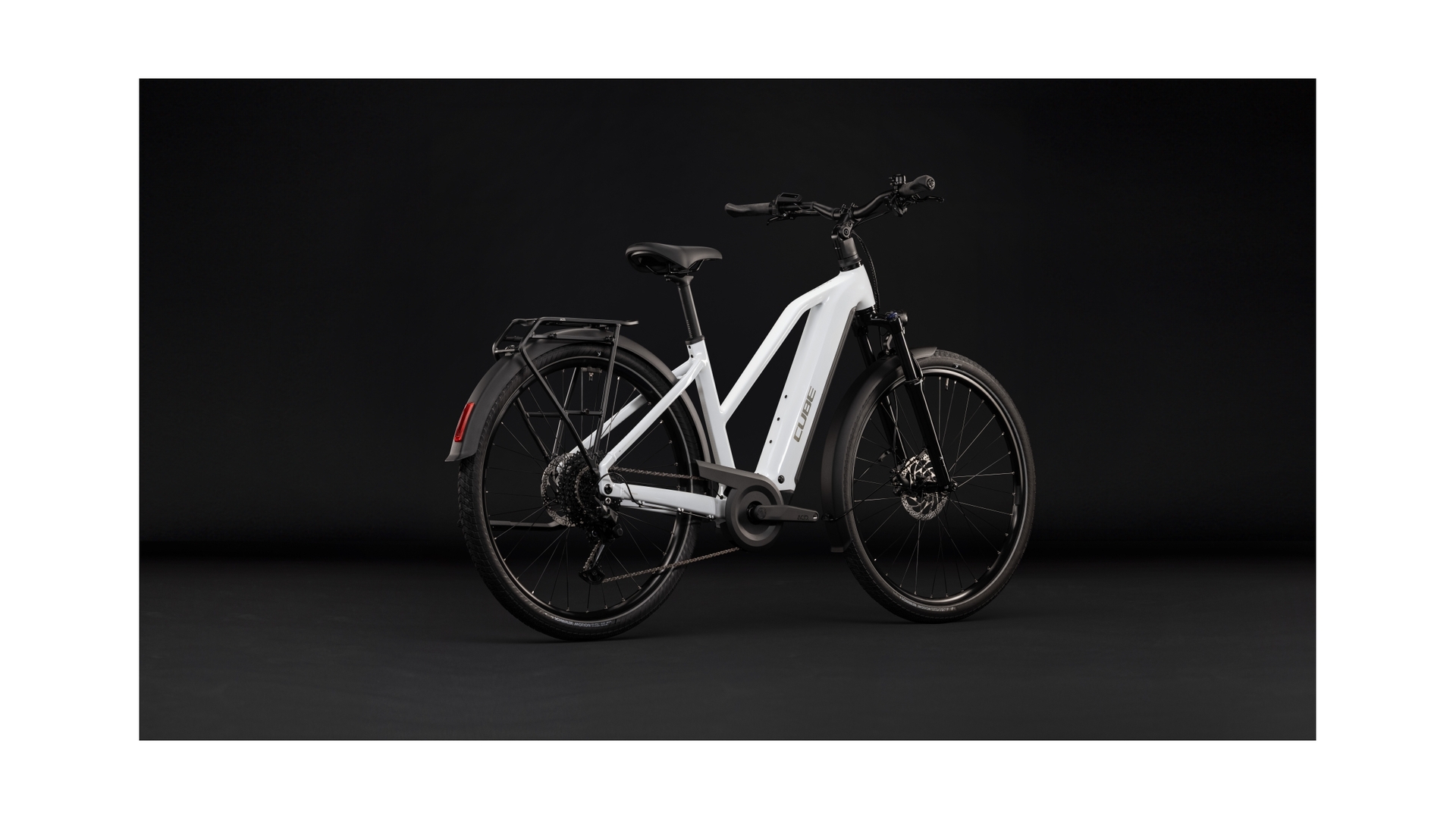 Cube Touring Hybrid ONE 600 metallicwhite´n´chrome