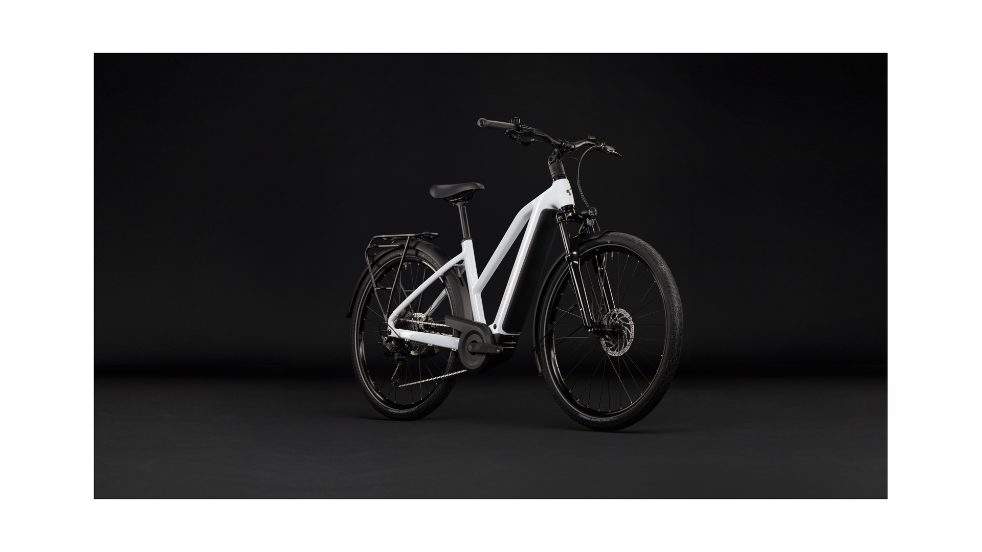 Cube Touring Hybrid ONE 600 metallicwhite´n´chrome