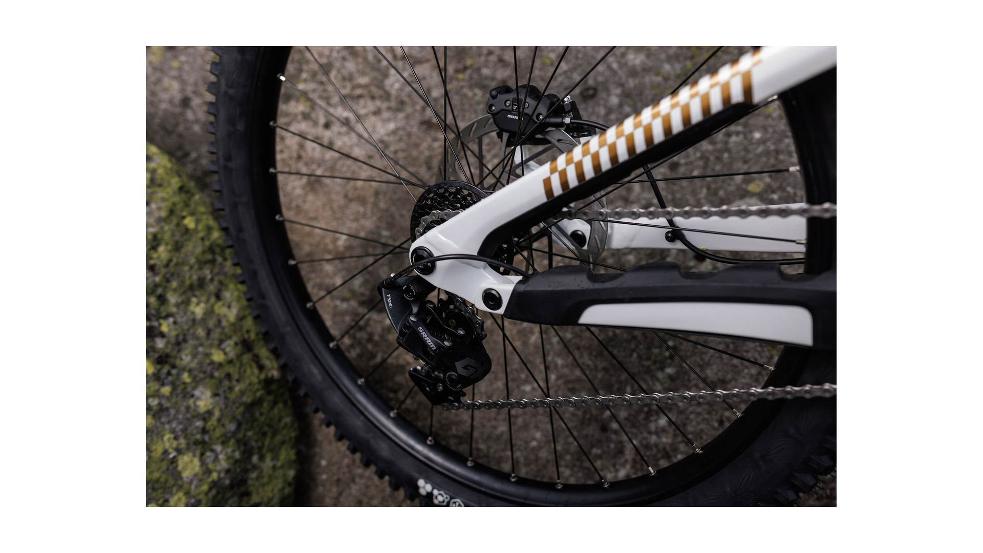 Cube TWO15 Race powdergold´n´black